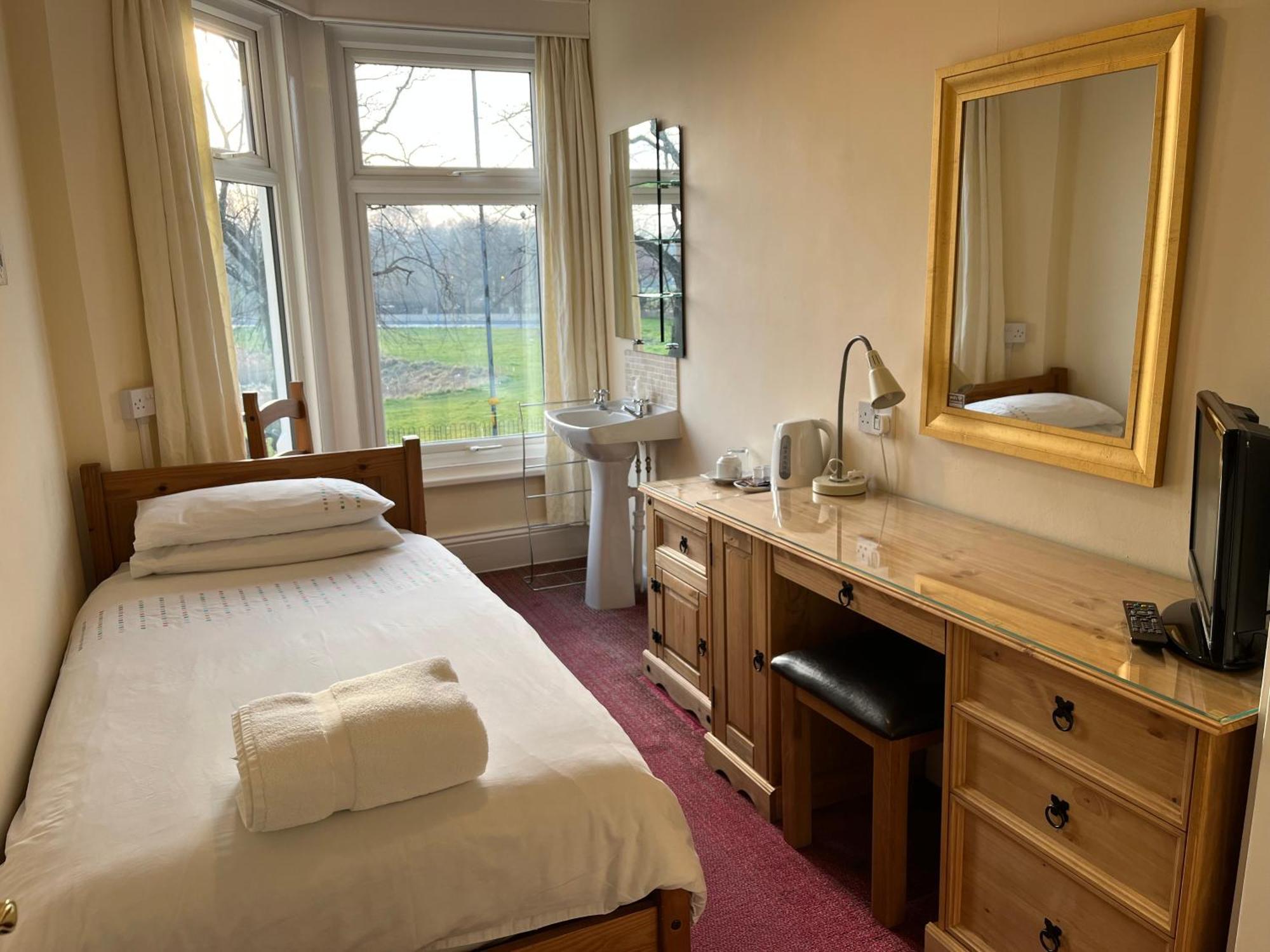 Chadwick Guest House Middlesbrough Extérieur photo
